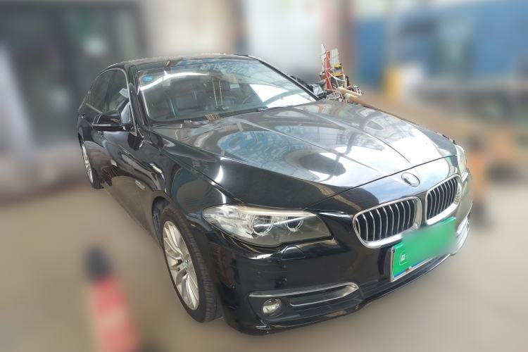 Used BMW 5 Series 2013 525Li Leading Model Front Right 45 Deg