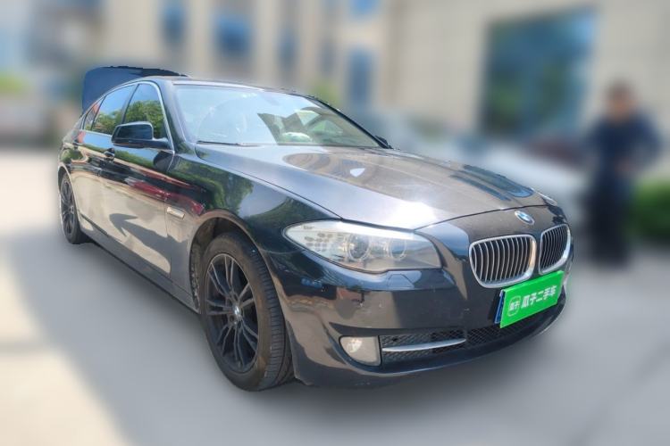 Used BMW 5 Series 2013 520Li Elegant Edition Front Right 45 Deg