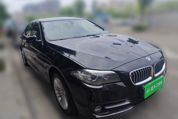 Used BMW 5 Series 2013 525Li Leading Model Front Right 45 Deg