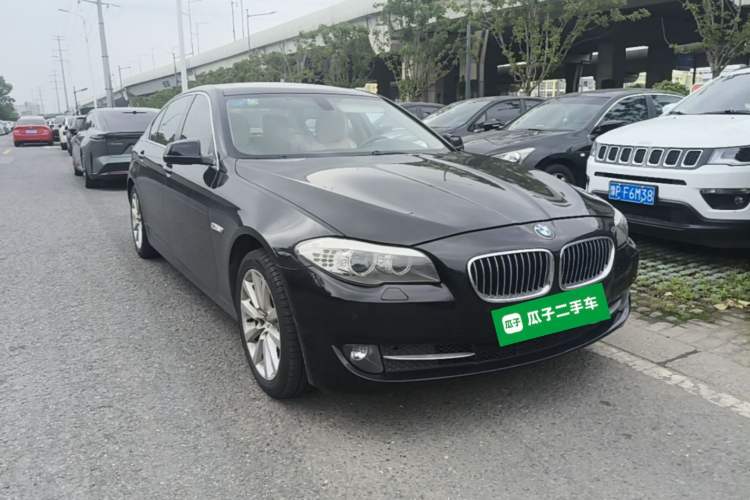 Used BMW 5 Series 2013 530Li Leading Model Front Right 45 Deg