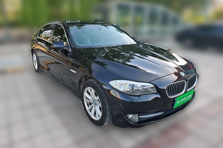 Used BMW 5 Series 2013 525Li Leading Model Front Right 45 Deg