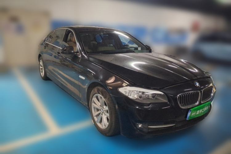 Used BMW 5 Series 2013 525Li Leading Model Front Right 45 Deg