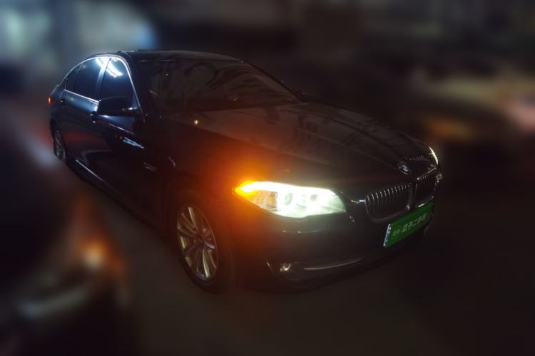 Used BMW 5 Series 2013 520Li Elegant Edition Front Right 45 Deg