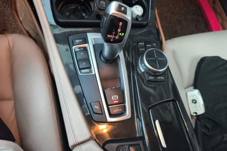 Used BMW 5 Series 2013 525Li Luxury Model Gear Lever