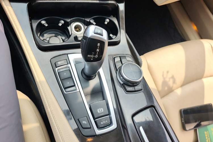 Used BMW 5 Series 2013 525Li Luxury Model Gear Lever