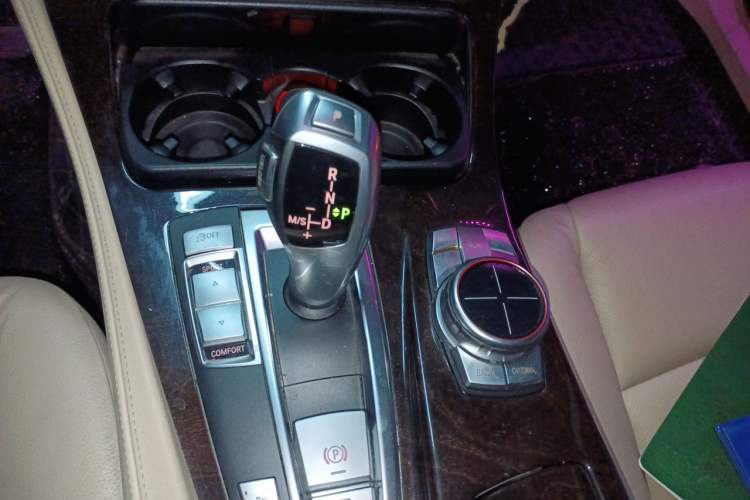 Used BMW 5 Series 2013 525Li Luxury Model Gear Lever