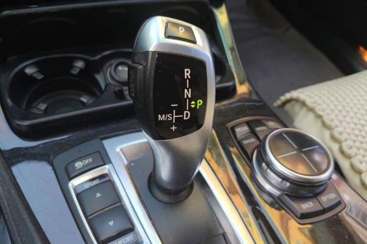 Used BMW 5 Series 2013 525Li Luxury Model Gear Lever