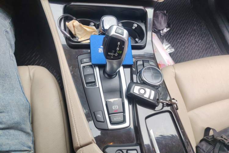 Used BMW 5 Series 2013 525Li Luxury Model Gear Lever