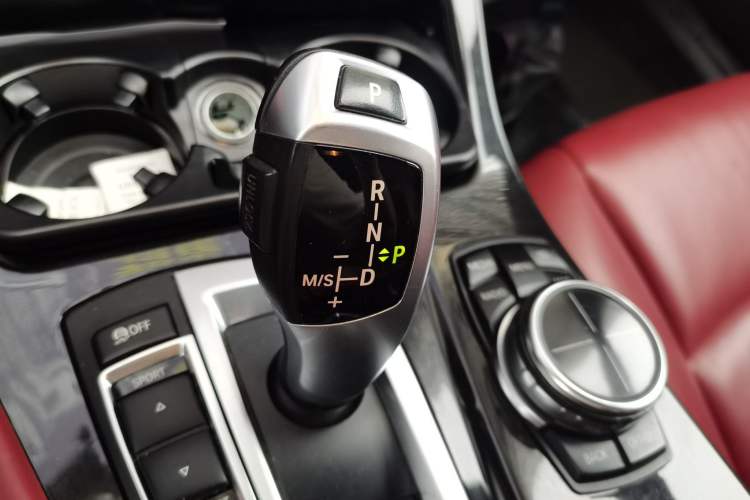 Used BMW 5 Series 2013 525Li Luxury Model Gear Lever