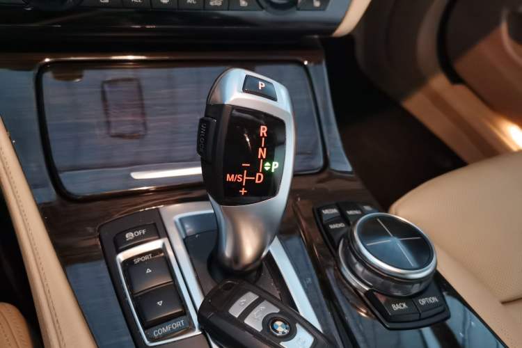 Used BMW 5 Series 2013 530Li Luxury Model Gear Lever