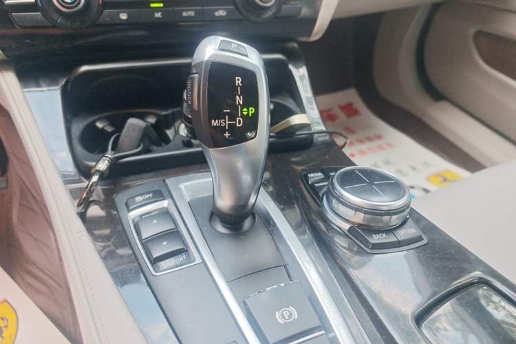 Used BMW 5 Series 2013 525Li Luxury Model Gear Lever