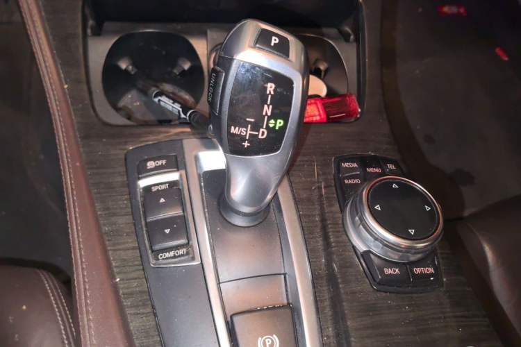 Used BMW 5 Series 2013 525Li Luxury Model Gear Lever