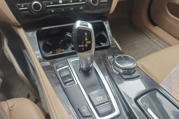 Used BMW 5 Series 2013 525Li Luxury Model Gear Lever