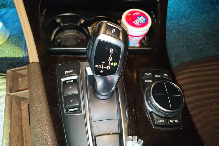 Used BMW 5 Series 2013 525Li Luxury Model Gear Lever