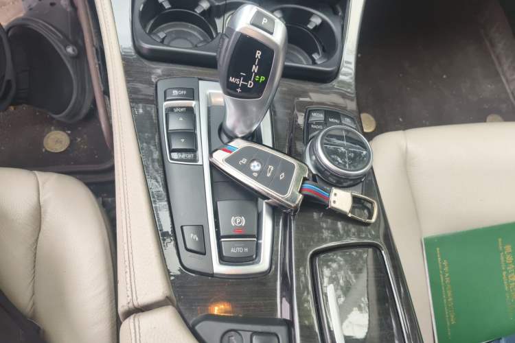 Used BMW 5 Series 2013 530Li Leading Model Gear Lever