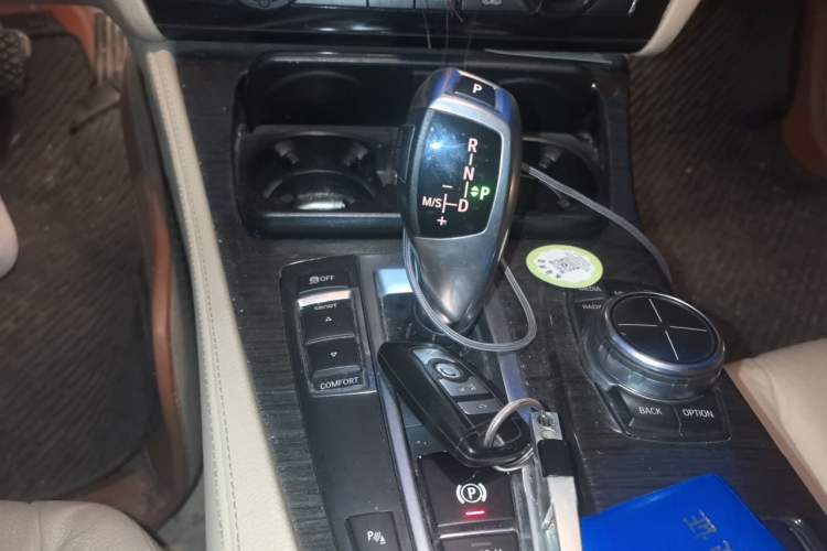 Used BMW 5 Series 2013 530Li Luxury Model Gear Lever