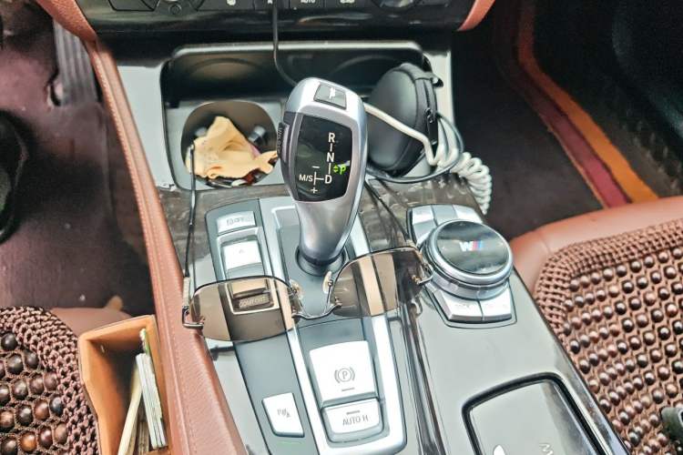 Used BMW 5 Series 2013 530Li Leading Model Gear Lever