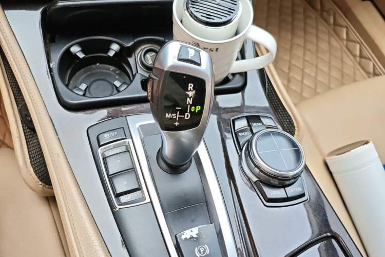 Used BMW 5 Series 2013 525Li Luxury Model Gear Lever