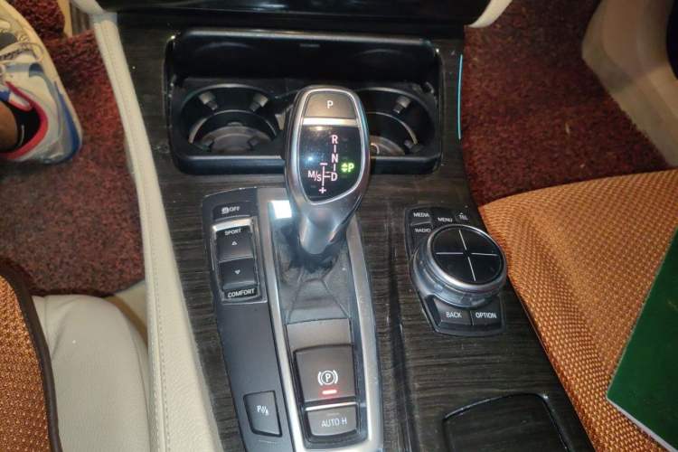 Used BMW 5 Series 2013 535Li Luxury Model Gear Lever