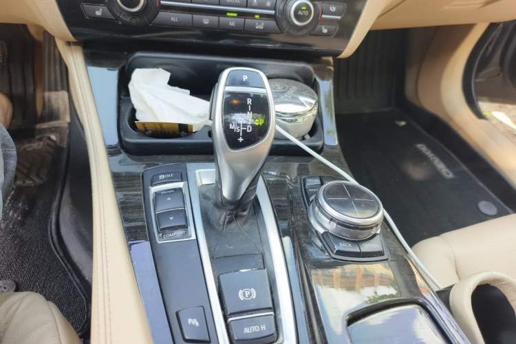 Used BMW 5 Series 2013 535Li Leading Model Gear Lever