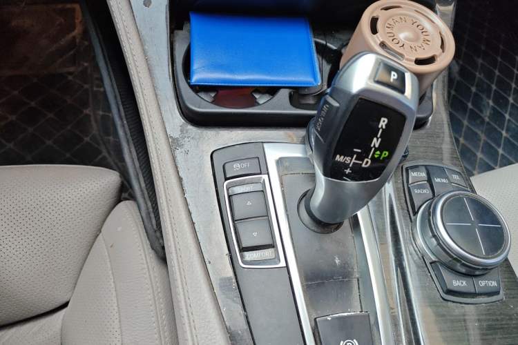 Used BMW 5 Series 2013 530Li Luxury Model Gear Lever