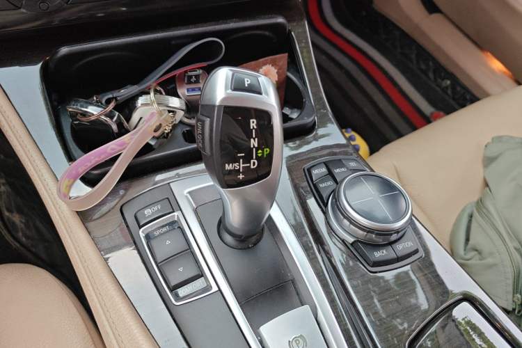 Used BMW 5 Series 2013 530Li Leading Model Gear Lever
