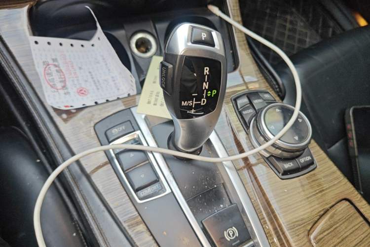 Used BMW 5 Series 2013 525Li Zhuole Edition Gear Lever