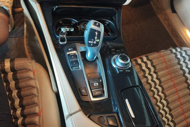 Used BMW 5 Series 2013 520Li Elegant Edition Gear Lever