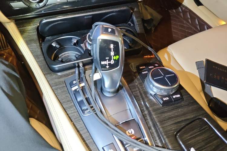 Used BMW 5 Series 2013 530Li Leading Model Gear Lever