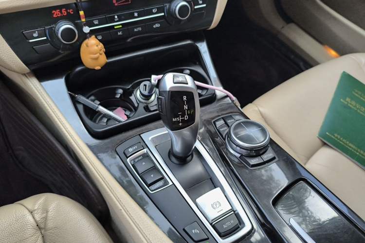 Used BMW 5 Series 2013 525Li Luxury Model Gear Lever