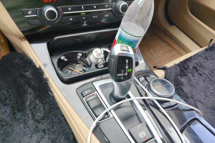 Used BMW 5 Series 2013 525Li Luxury Model Gear Lever