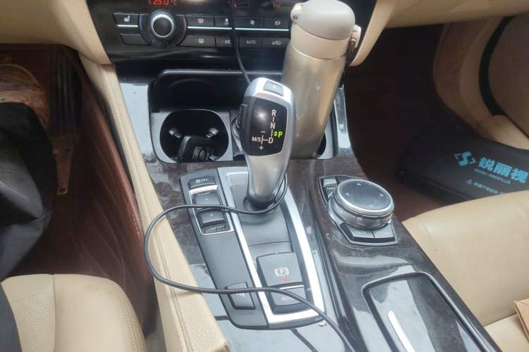 Used BMW 5 Series 2013 530Li Leading Model Gear Lever