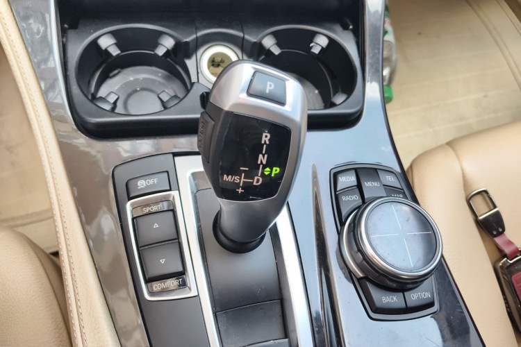 Used BMW 5 Series 2013 525Li Luxury Model Gear Lever