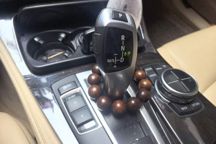 Used BMW 5 Series 2013 525Li Luxury Model Gear Lever