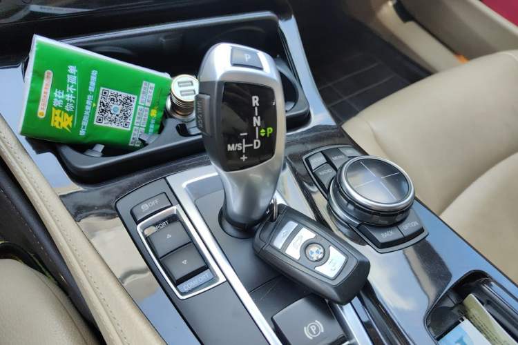 Used BMW 5 Series 2013 525Li Luxury Model Gear Lever