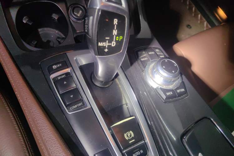 Used BMW 5 Series 2013 520Li Elegant Edition Gear Lever