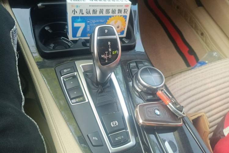 Used BMW 5 Series 2013 535Li Leading Model Gear Lever
