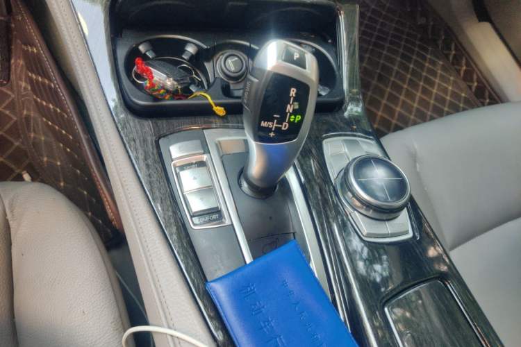 Used BMW 5 Series 2013 525Li Luxury Model Gear Lever