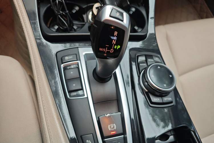 Used BMW 5 Series 2013 520Li Elegant Edition Gear Lever