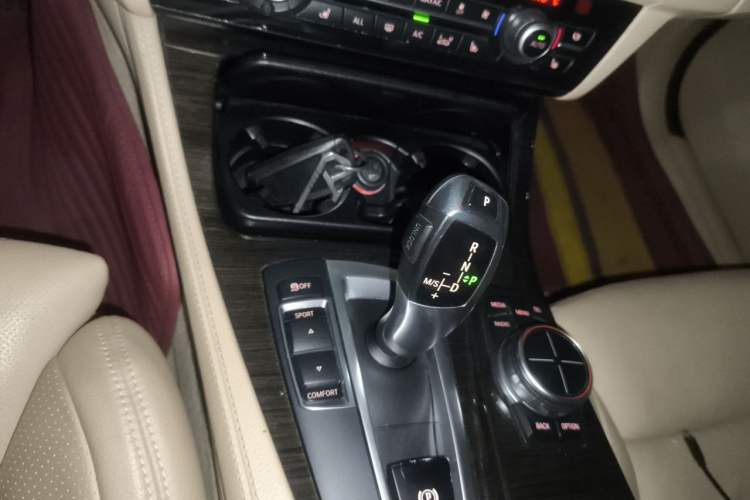 Used BMW 5 Series 2013 530Li Luxury Model Gear Lever