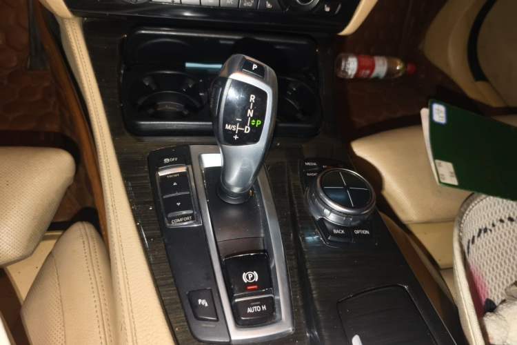 Used BMW 5 Series 2013 530Li Luxury Model Gear Lever