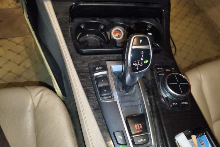 Used BMW 5 Series 2013 535Li Leading Model Gear Lever