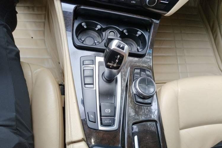 Used BMW 5 Series 2013 525Li Luxury Model Gear Lever