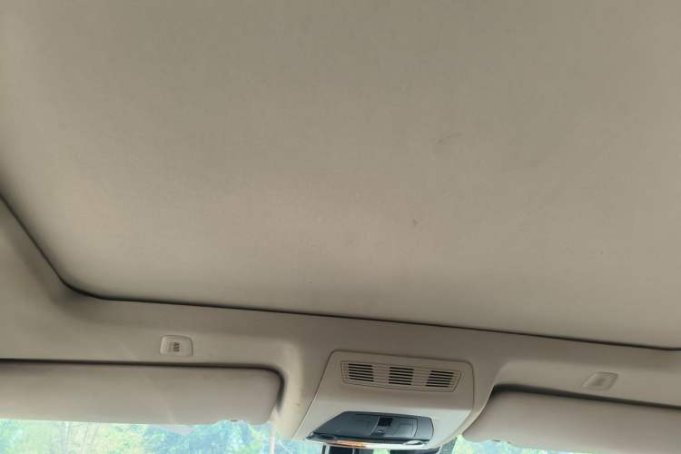 Used BMW 5 Series 2013 525Li Leading Model Headliner