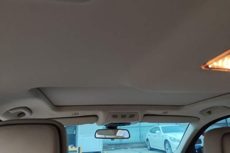 Used BMW 5 Series 2013 530Li Leading Model Headliner