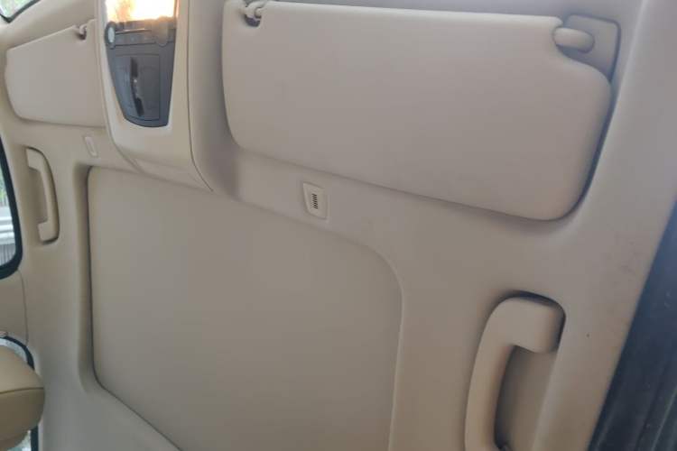 Used BMW 5 Series 2013 525Li Leading Model Headliner