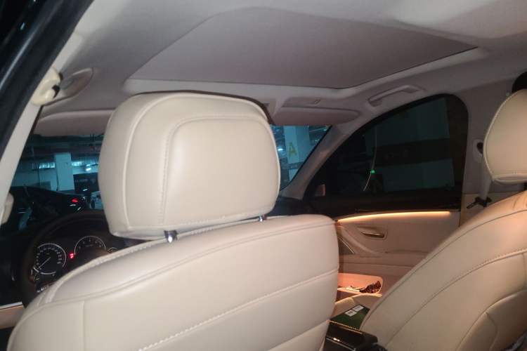 Used BMW 5 Series 2013 530Li Leading Model Headliner