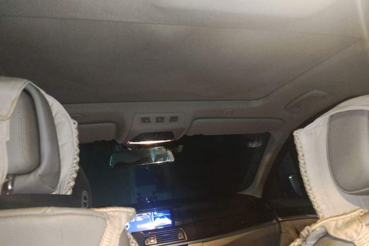 Used BMW 5 Series 2013 525Li Leading Model Headliner