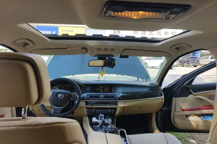 Used BMW 5 Series 2013 535Li Leading Model Headliner