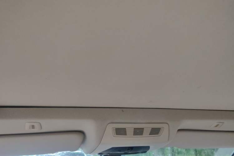 Used BMW 5 Series 2013 525Li Luxury Model Headliner